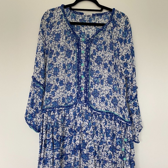 Blue and White really comfortable dress - Picture 1 of 3